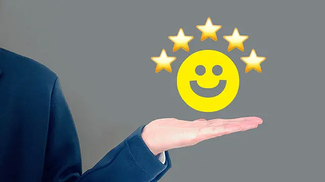 失敗しないお買い物のために、実際のユーザーレビューや星評価を慎重にチェックすることを勧めるイメージ